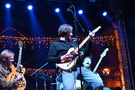 Včeraj je prvi koncert Pravljičnega Kamnik privabil število obiskovalcev (43)